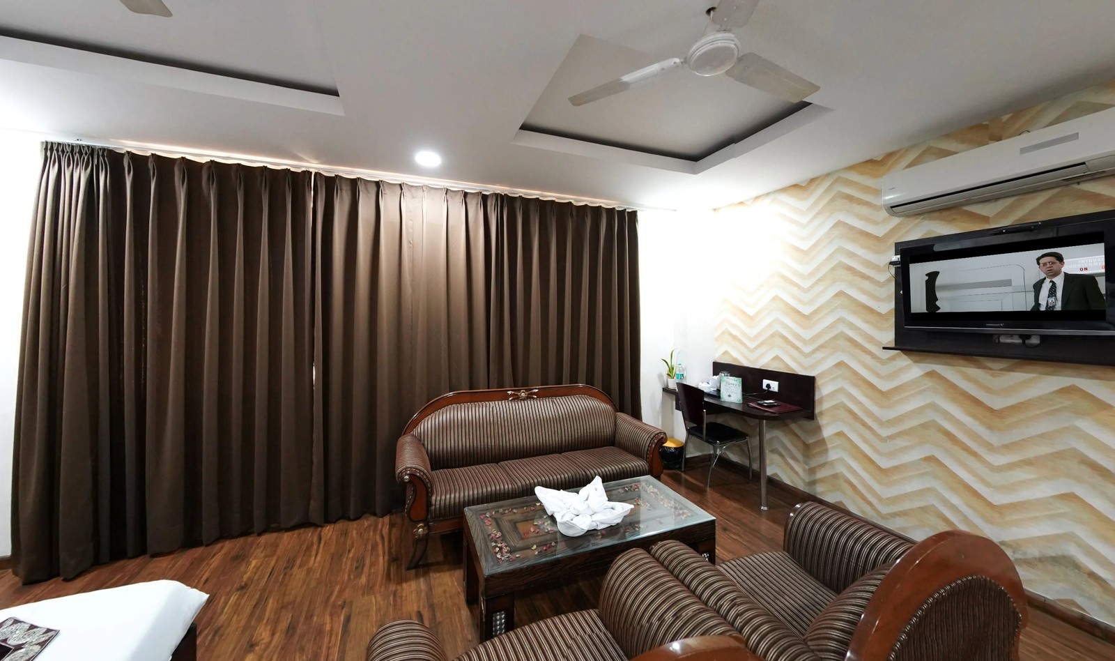 Suite Room TV Lounge